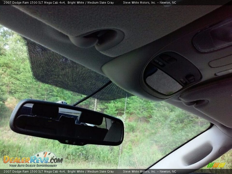 2007 Dodge Ram 1500 SLT Mega Cab 4x4 Bright White / Medium Slate Gray Photo #20