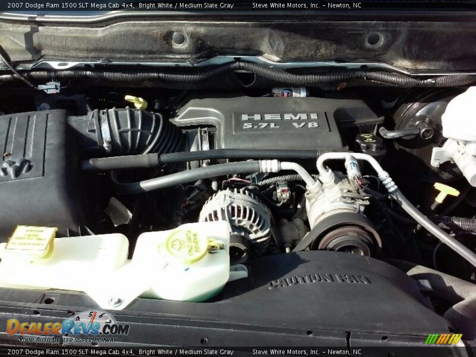 2007 Dodge Ram 1500 SLT Mega Cab 4x4 Bright White / Medium Slate Gray Photo #22