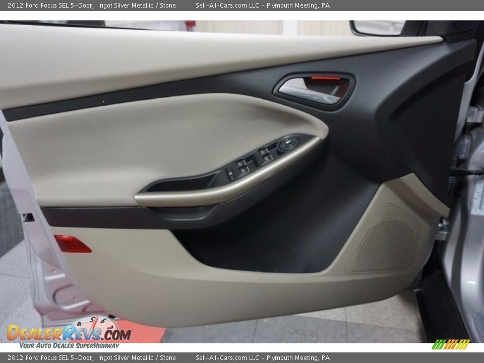 2012 Ford Focus SEL 5-Door Ingot Silver Metallic / Stone Photo #12