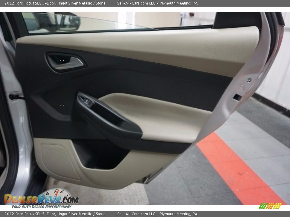2012 Ford Focus SEL 5-Door Ingot Silver Metallic / Stone Photo #16