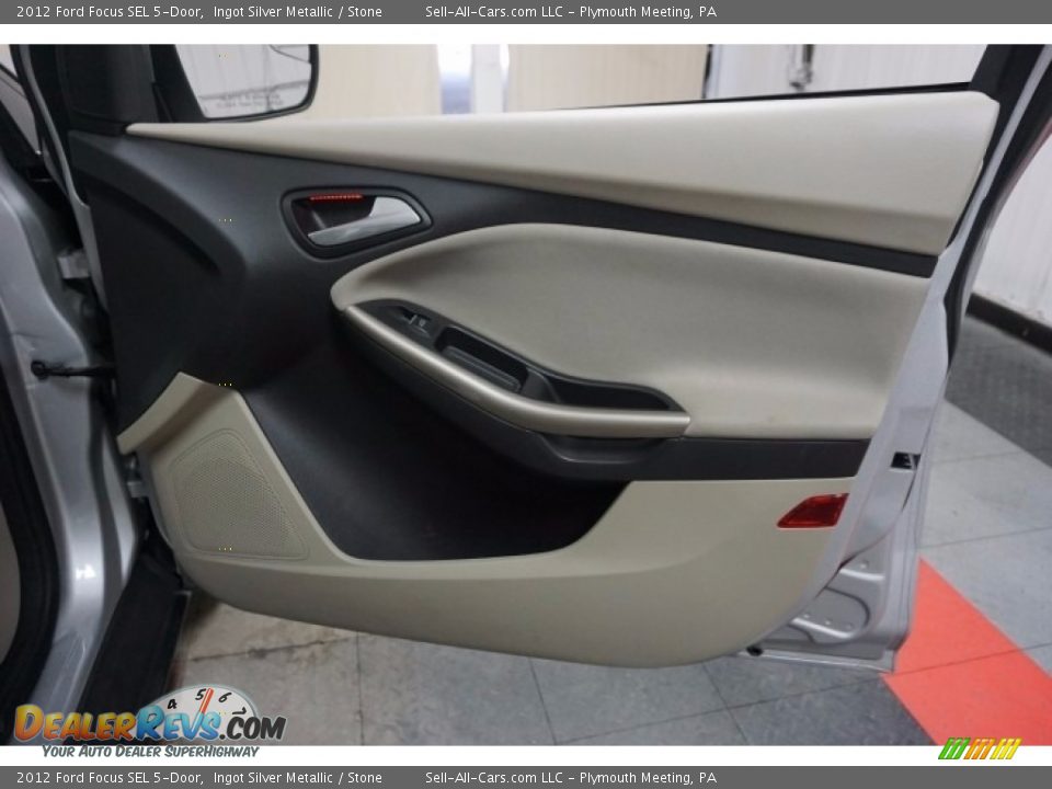 2012 Ford Focus SEL 5-Door Ingot Silver Metallic / Stone Photo #17