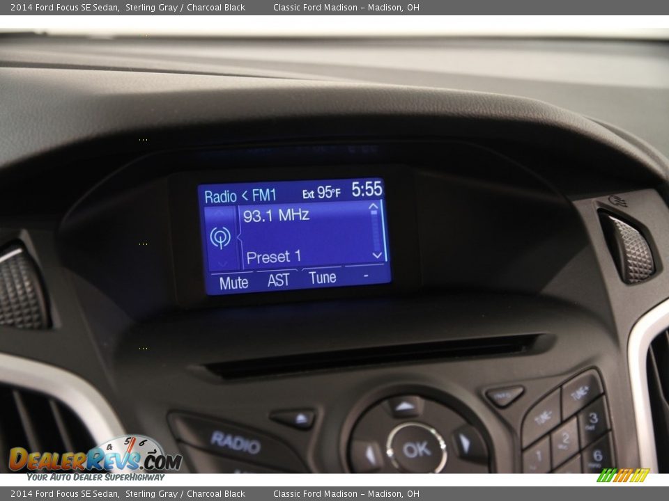 2014 Ford Focus SE Sedan Sterling Gray / Charcoal Black Photo #10