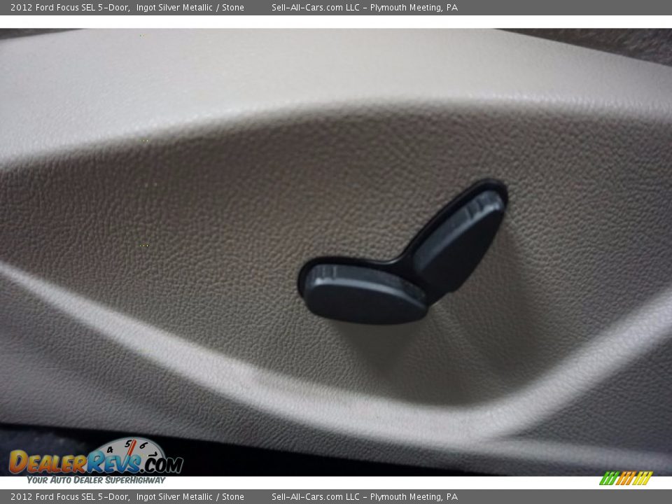 2012 Ford Focus SEL 5-Door Ingot Silver Metallic / Stone Photo #24