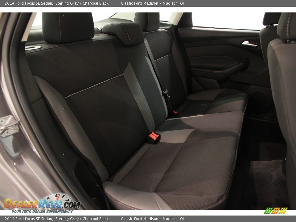 2014 Ford Focus SE Sedan Sterling Gray / Charcoal Black Photo #16
