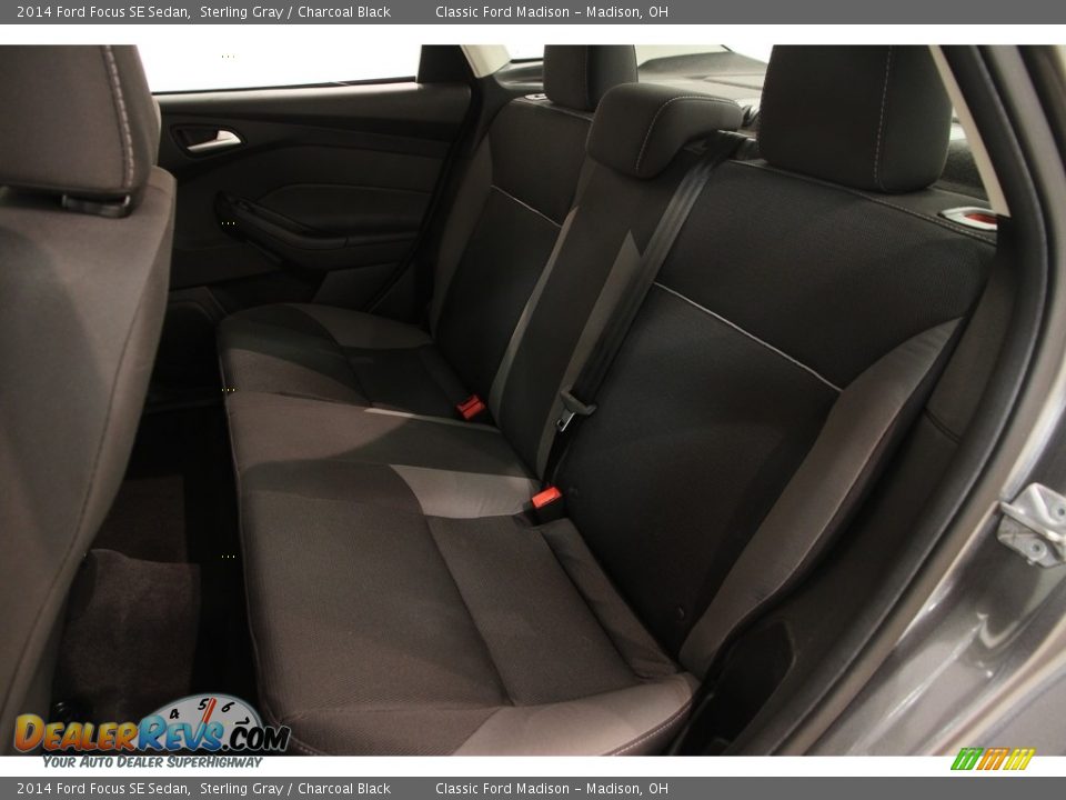 2014 Ford Focus SE Sedan Sterling Gray / Charcoal Black Photo #17