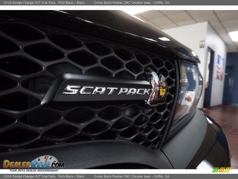 2016 Dodge Charger R/T Scat Pack Logo Photo #13