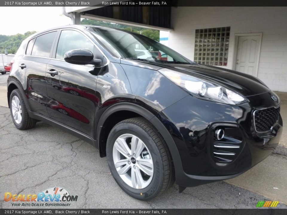 Front 3/4 View of 2017 Kia Sportage LX AWD Photo #9