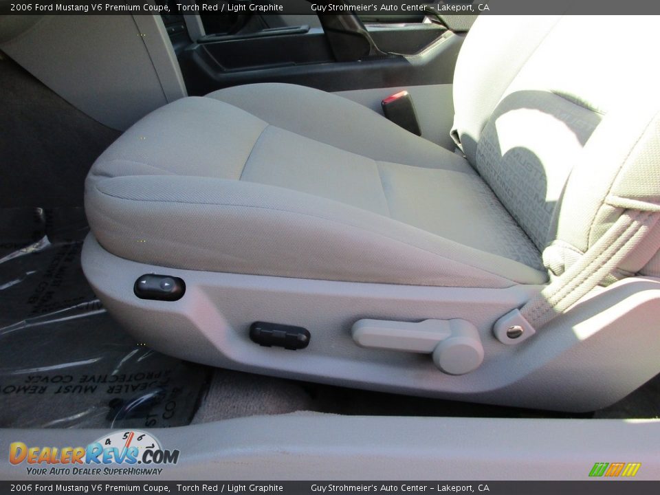 2006 Ford Mustang V6 Premium Coupe Torch Red / Light Graphite Photo #20