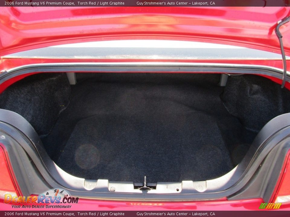 2006 Ford Mustang V6 Premium Coupe Torch Red / Light Graphite Photo #22