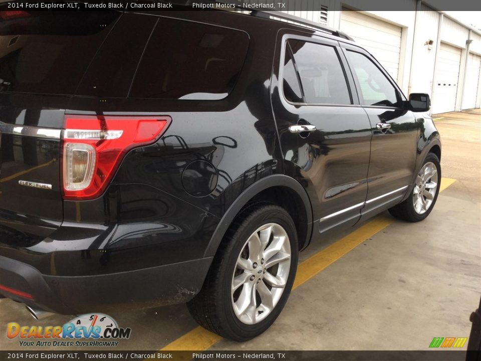2014 Ford Explorer XLT Tuxedo Black / Charcoal Black Photo #4