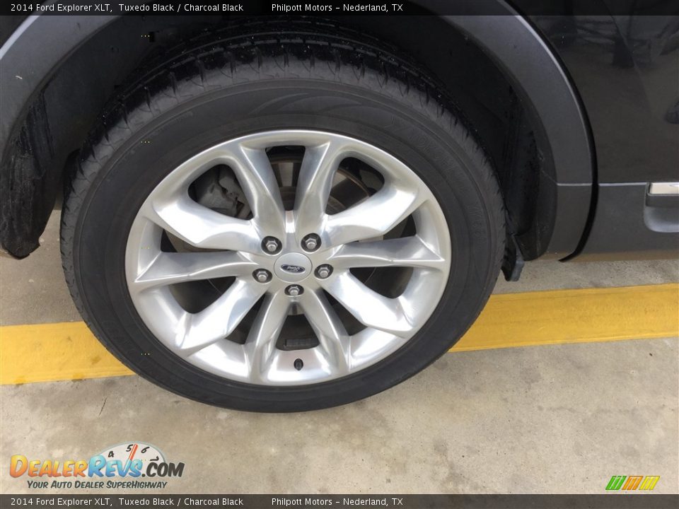 2014 Ford Explorer XLT Tuxedo Black / Charcoal Black Photo #5
