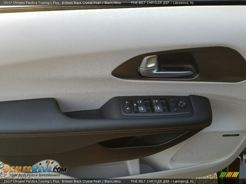 2017 Chrysler Pacifica Touring L Plus Brilliant Black Crystal Pearl / Black/Alloy Photo #7