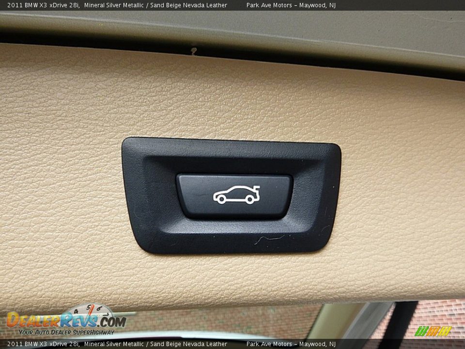 2011 BMW X3 xDrive 28i Mineral Silver Metallic / Sand Beige Nevada Leather Photo #24