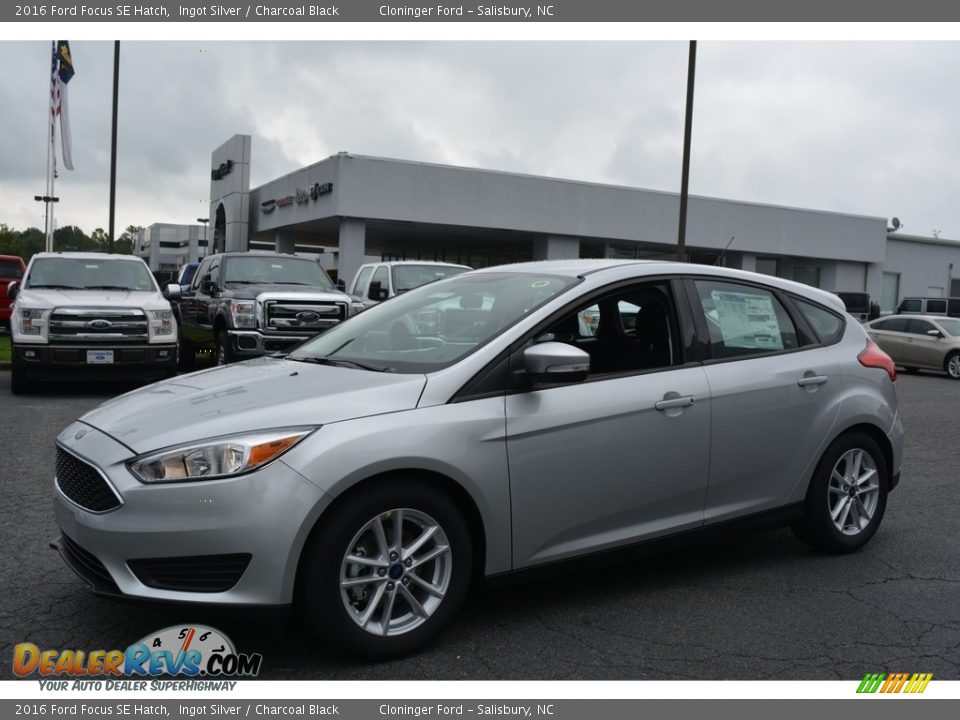2016 Ford Focus SE Hatch Ingot Silver / Charcoal Black Photo #3