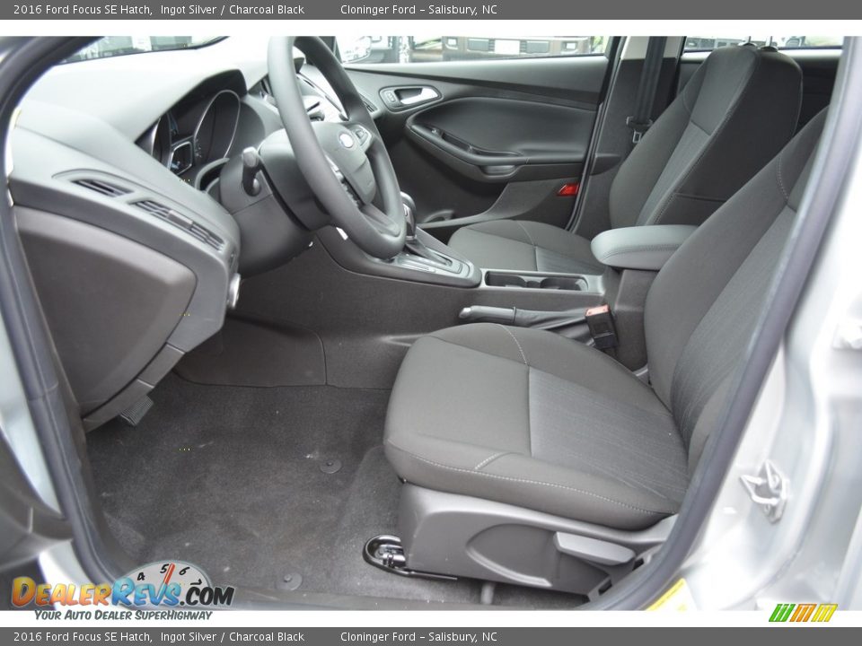 2016 Ford Focus SE Hatch Ingot Silver / Charcoal Black Photo #6
