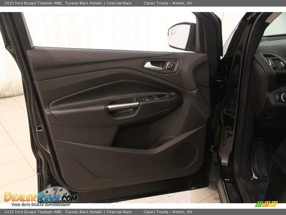2015 Ford Escape Titanium 4WD Tuxedo Black Metallic / Charcoal Black Photo #4