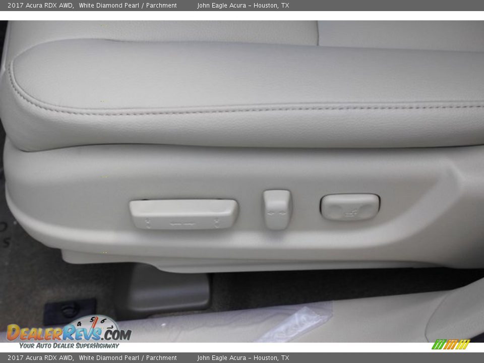 2017 Acura RDX AWD White Diamond Pearl / Parchment Photo #28