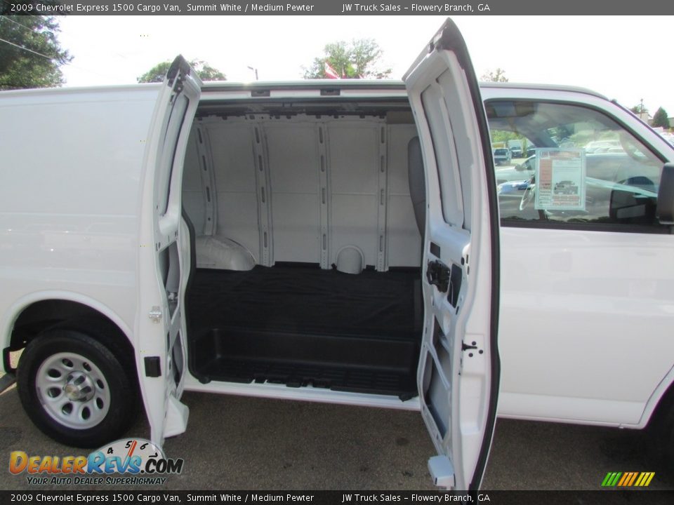 2009 Chevrolet Express 1500 Cargo Van Summit White / Medium Pewter Photo #29