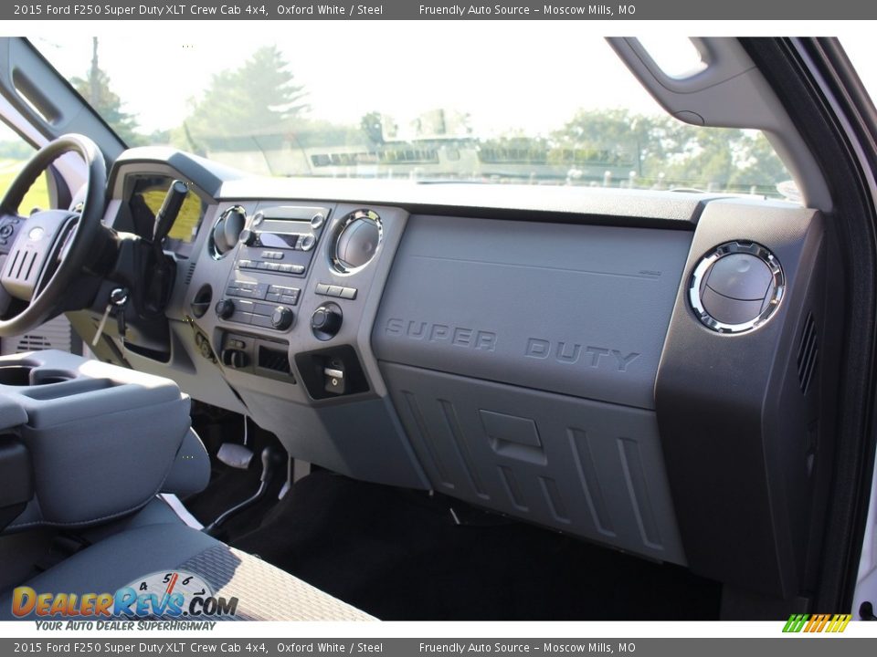 2015 Ford F250 Super Duty XLT Crew Cab 4x4 Oxford White / Steel Photo #24