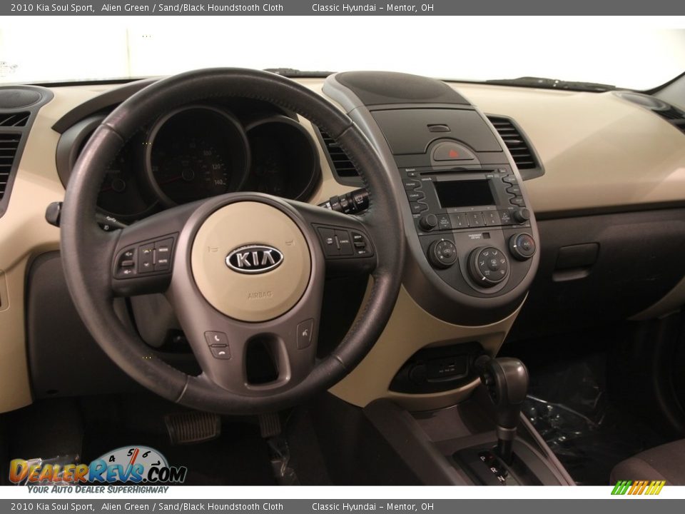 2010 Kia Soul Sport Alien Green / Sand/Black Houndstooth Cloth Photo #6