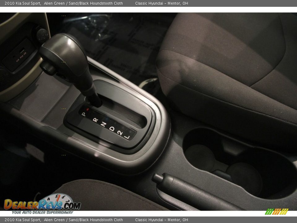 2010 Kia Soul Sport Alien Green / Sand/Black Houndstooth Cloth Photo #11