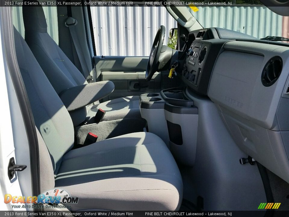 2013 Ford E Series Van E350 XL Passenger Oxford White / Medium Flint Photo #11