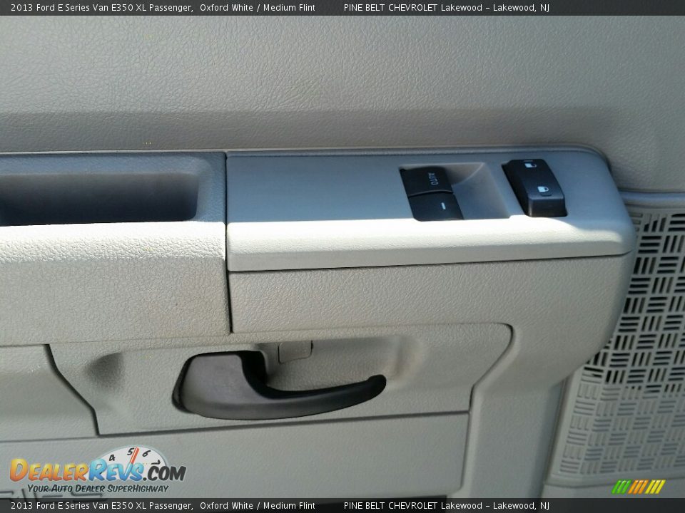 2013 Ford E Series Van E350 XL Passenger Oxford White / Medium Flint Photo #16