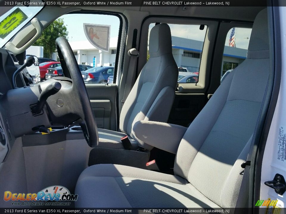 2013 Ford E Series Van E350 XL Passenger Oxford White / Medium Flint Photo #18