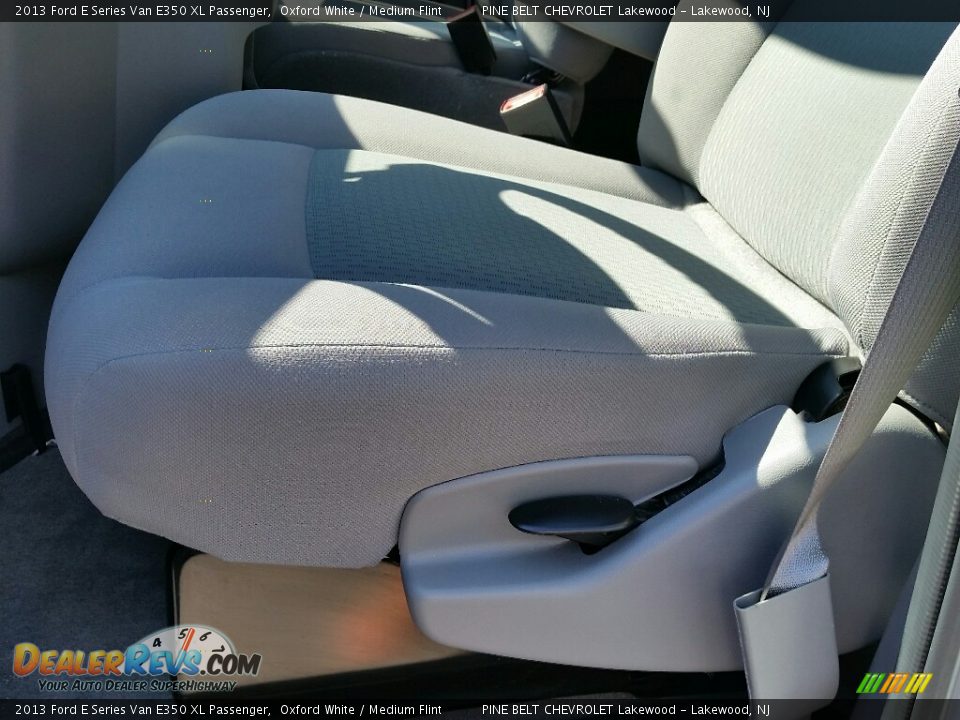 2013 Ford E Series Van E350 XL Passenger Oxford White / Medium Flint Photo #19