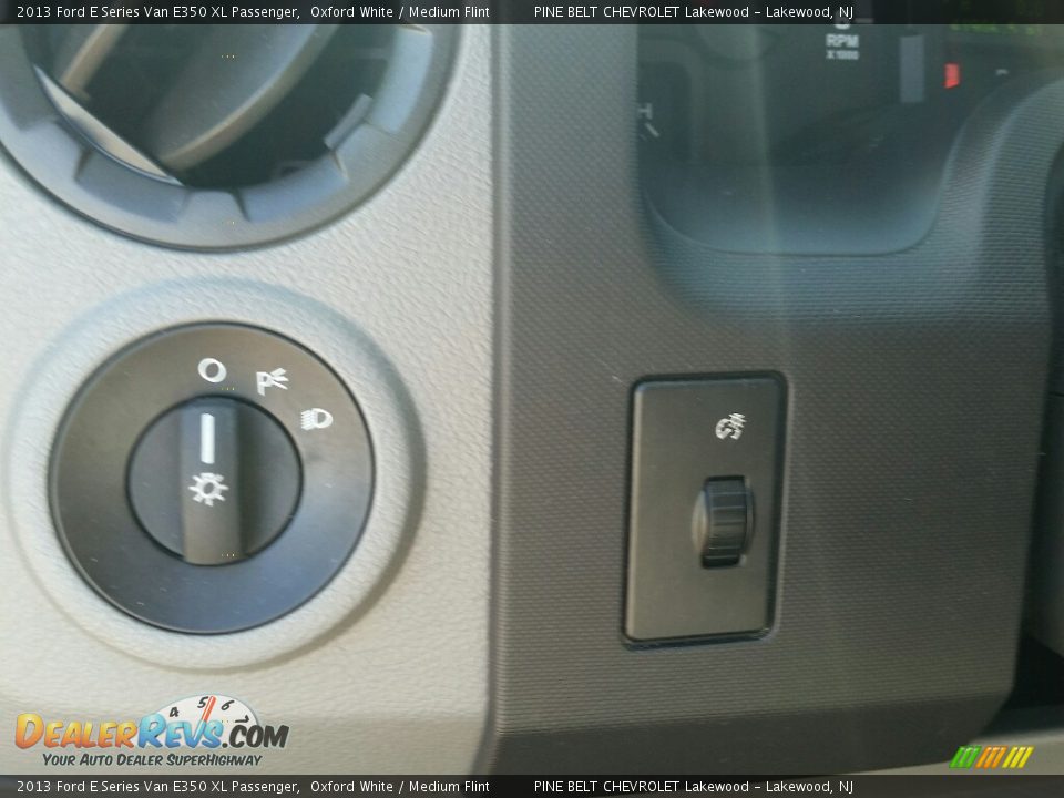 2013 Ford E Series Van E350 XL Passenger Oxford White / Medium Flint Photo #23