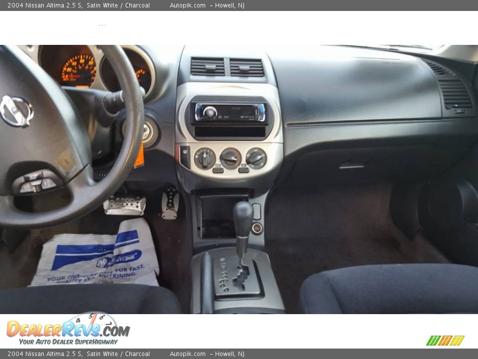 2004 Nissan Altima 2.5 S Satin White / Charcoal Photo #10