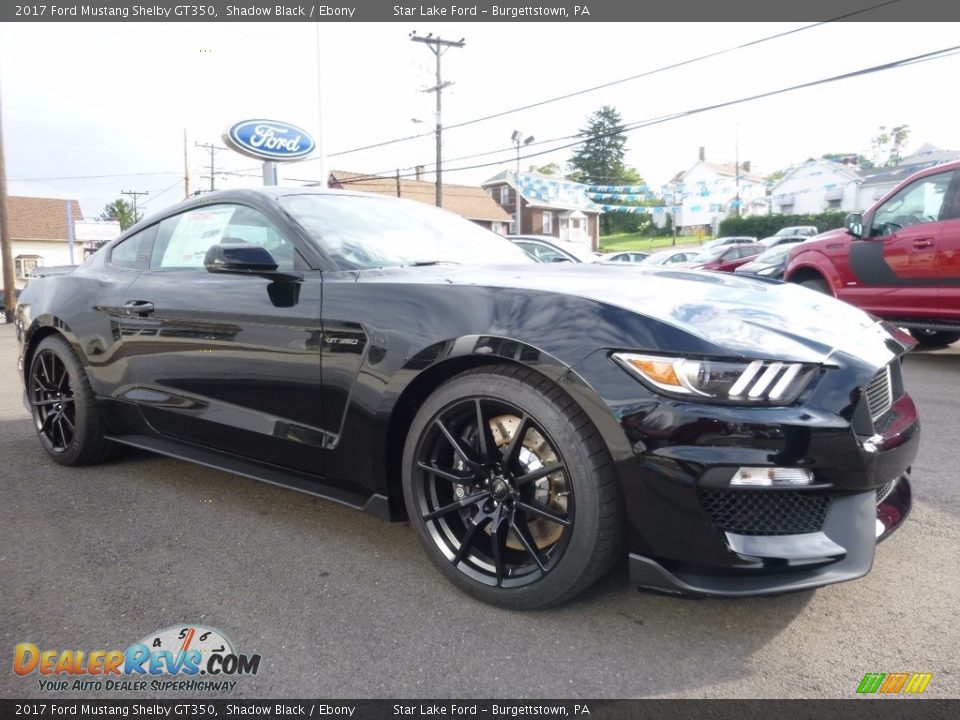 Front 3/4 View of 2017 Ford Mustang Shelby GT350 Photo #4