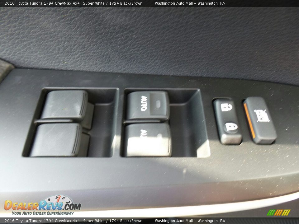 2016 Toyota Tundra 1794 CrewMax 4x4 Super White / 1794 Black/Brown Photo #8