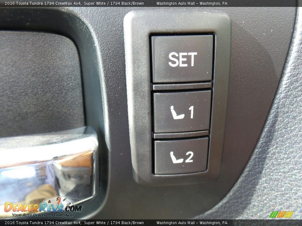 2016 Toyota Tundra 1794 CrewMax 4x4 Super White / 1794 Black/Brown Photo #9