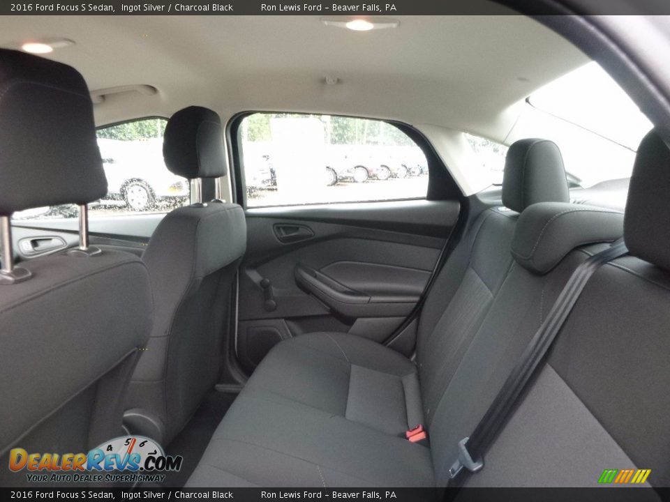 2016 Ford Focus S Sedan Ingot Silver / Charcoal Black Photo #11