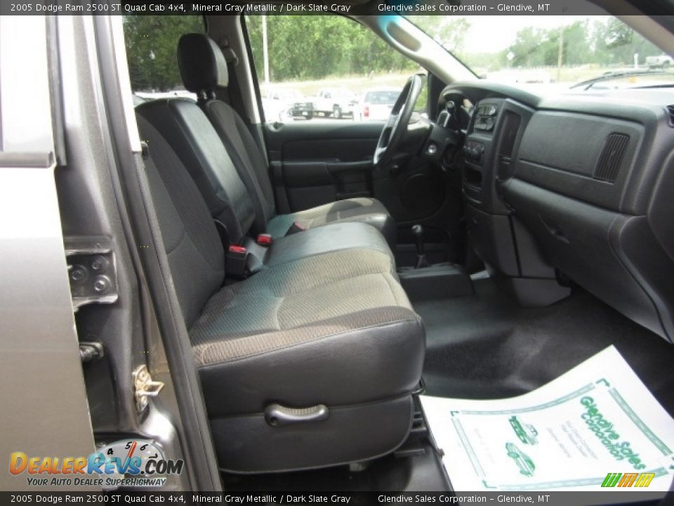2005 Dodge Ram 2500 ST Quad Cab 4x4 Mineral Gray Metallic / Dark Slate Gray Photo #13