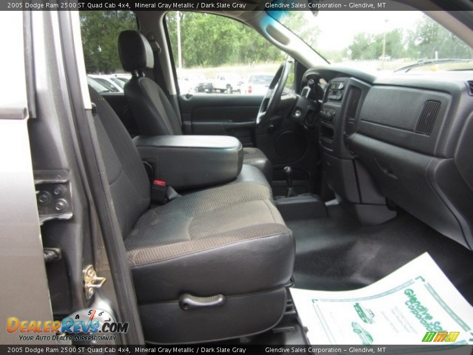 2005 Dodge Ram 2500 ST Quad Cab 4x4 Mineral Gray Metallic / Dark Slate Gray Photo #14