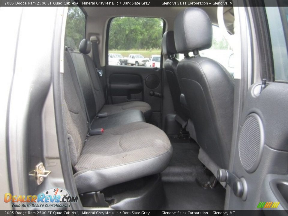 2005 Dodge Ram 2500 ST Quad Cab 4x4 Mineral Gray Metallic / Dark Slate Gray Photo #15