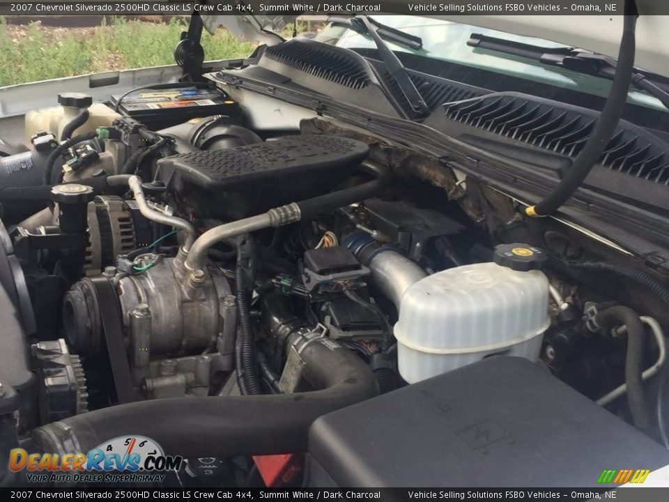 2007 Chevrolet Silverado 2500HD Classic LS Crew Cab 4x4 Summit White / Dark Charcoal Photo #8