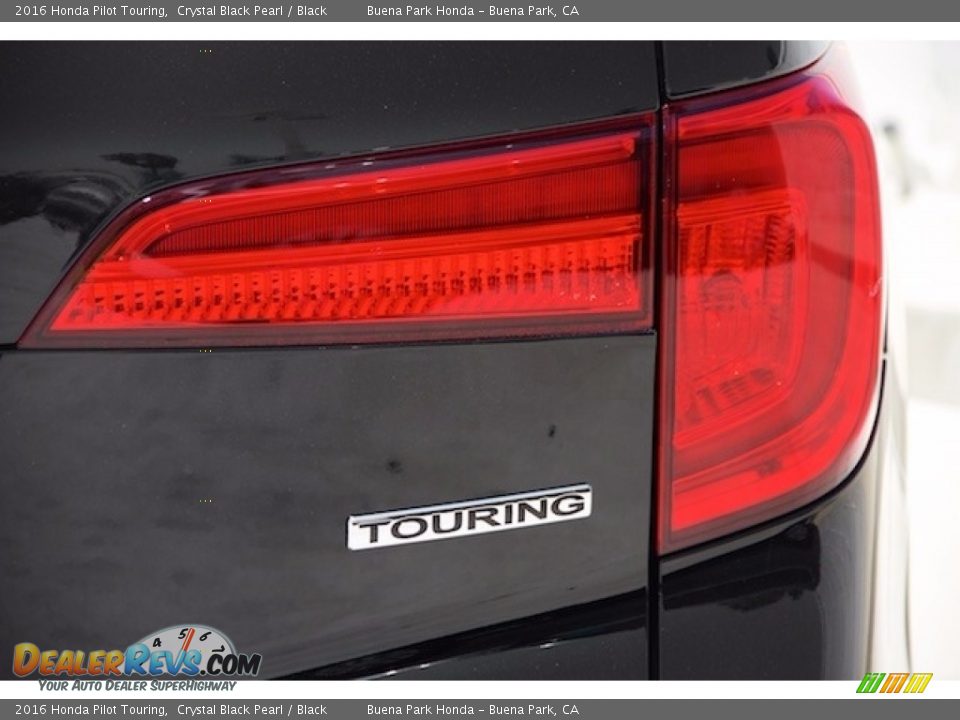 2016 Honda Pilot Touring Crystal Black Pearl / Black Photo #4
