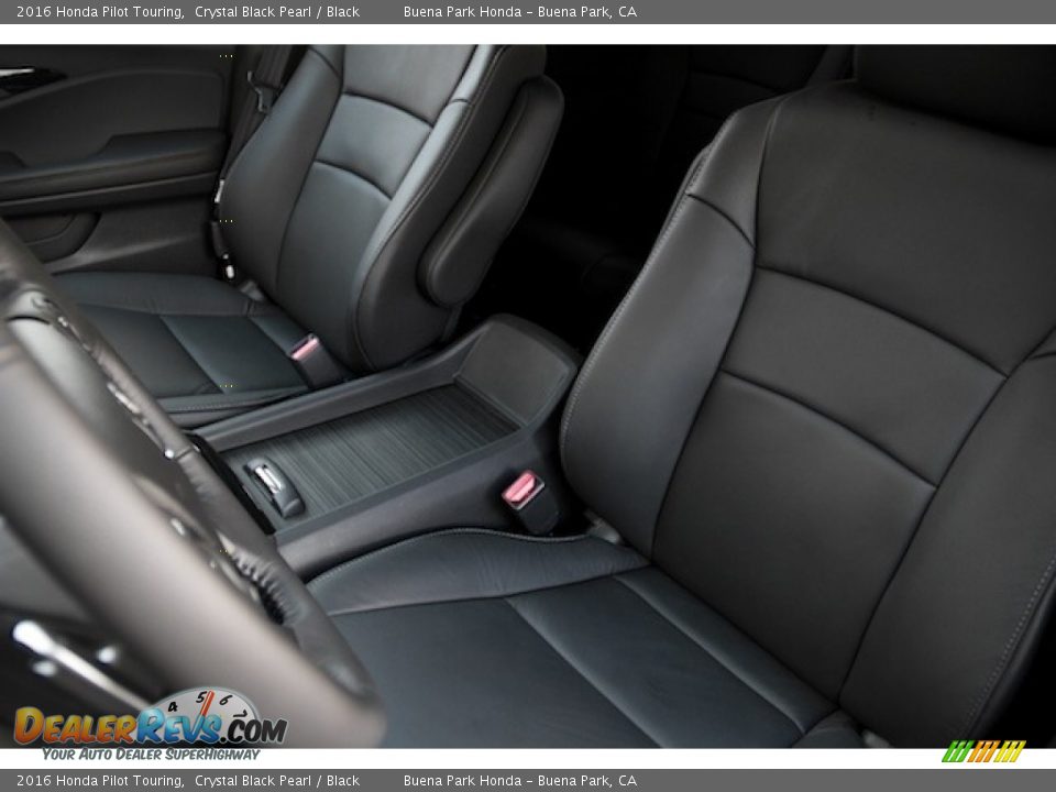2016 Honda Pilot Touring Crystal Black Pearl / Black Photo #11