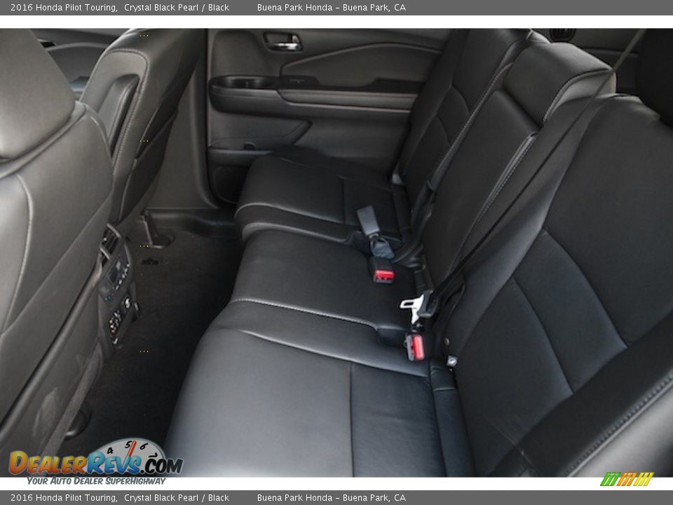 2016 Honda Pilot Touring Crystal Black Pearl / Black Photo #12