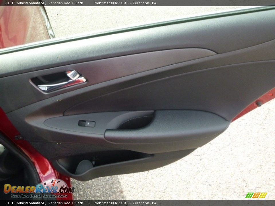 2011 Hyundai Sonata SE Venetian Red / Black Photo #15