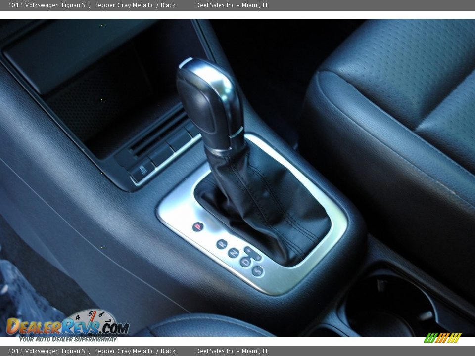 2012 Volkswagen Tiguan SE Pepper Gray Metallic / Black Photo #13