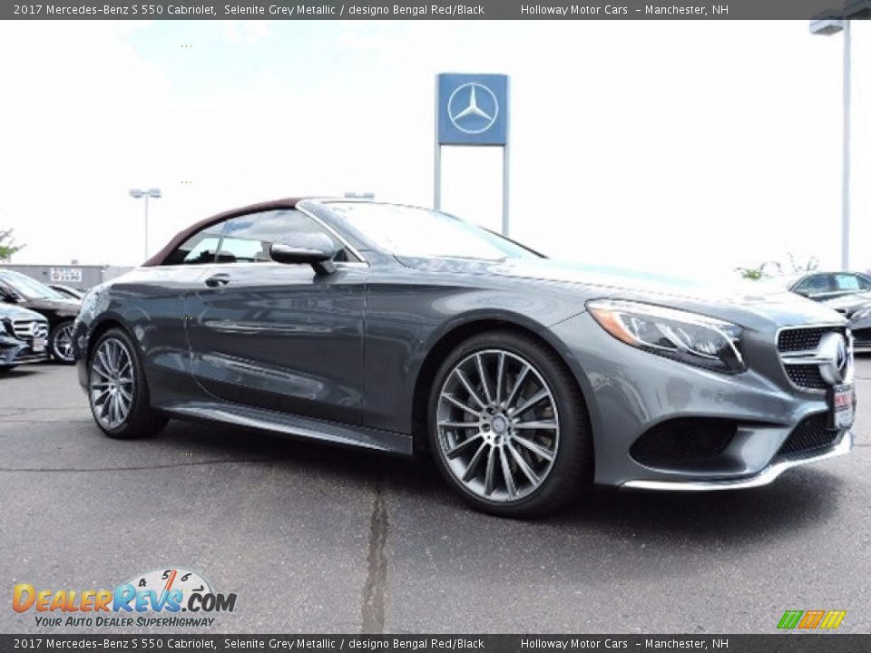 Front 3/4 View of 2017 Mercedes-Benz S 550 Cabriolet Photo #18