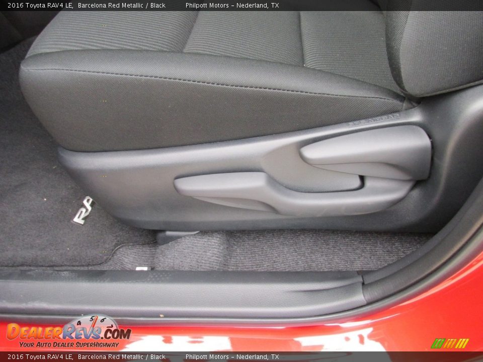 2016 Toyota RAV4 LE Barcelona Red Metallic / Black Photo #22