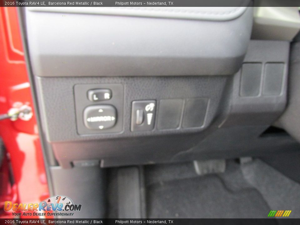 2016 Toyota RAV4 LE Barcelona Red Metallic / Black Photo #30