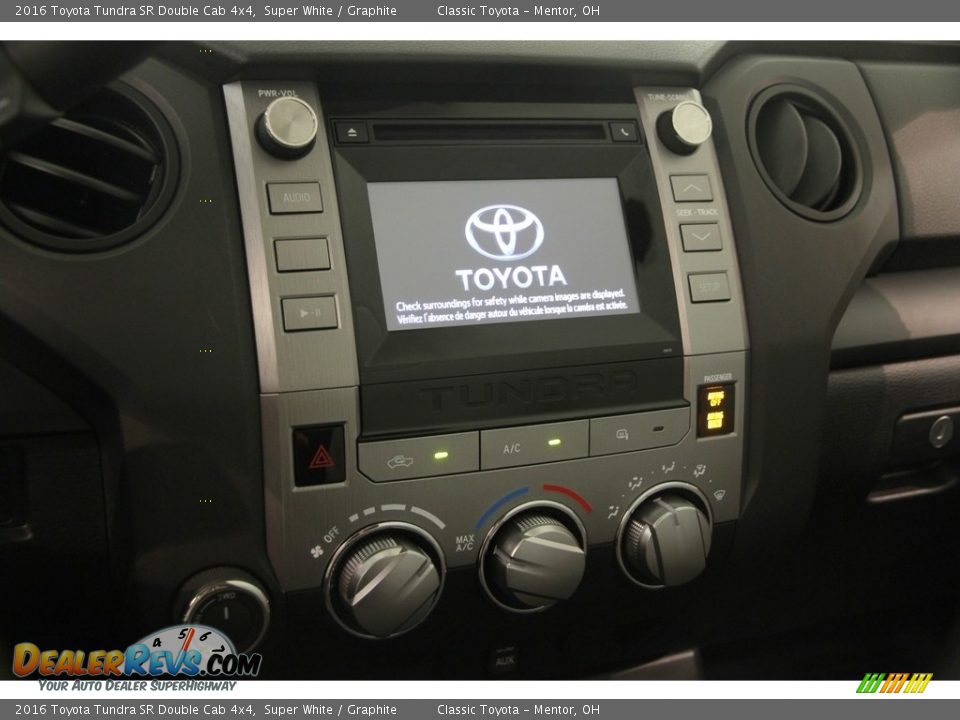 2016 Toyota Tundra SR Double Cab 4x4 Super White / Graphite Photo #11