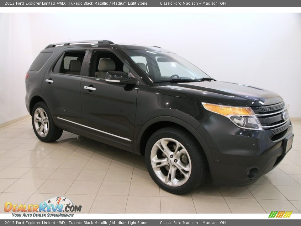 Front 3/4 View of 2013 Ford Explorer Limited 4WD Photo #1