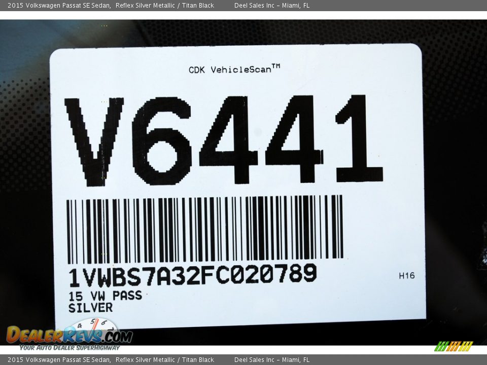 2015 Volkswagen Passat SE Sedan Reflex Silver Metallic / Titan Black Photo #20